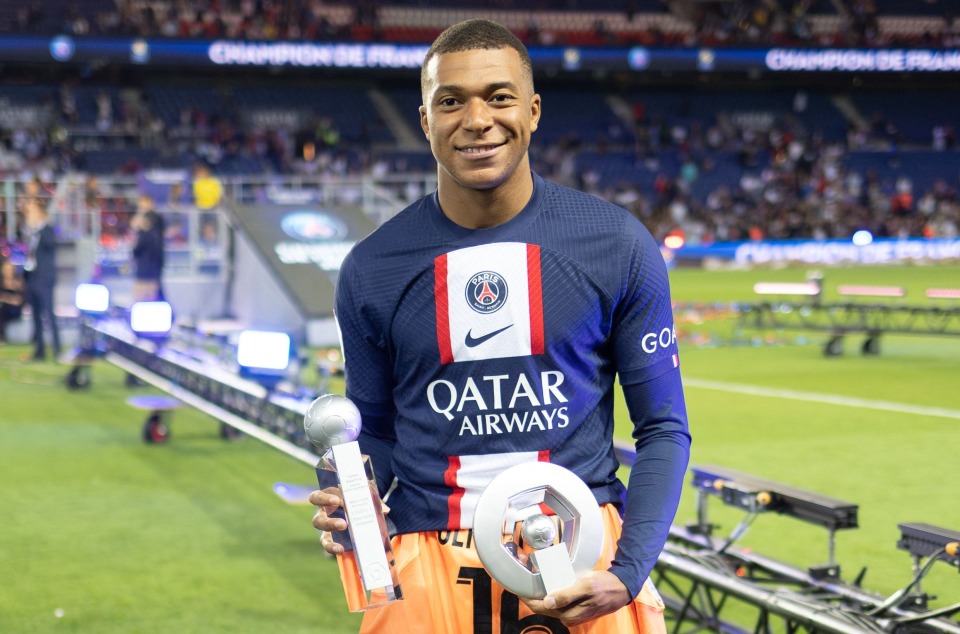 Man Utd fans dreaming of Kylian Mbappe with PSG ready to sell him NOW after bombshell transfer letter