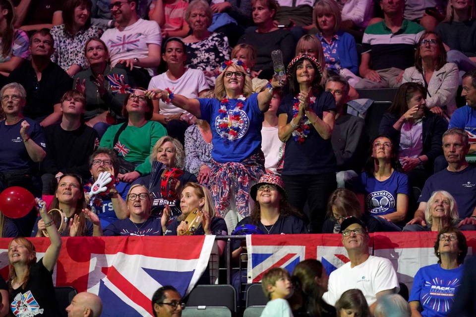 Davis Cup crowd is full of ‘paid actors’ who are told to cheer every country, claims top tennis star