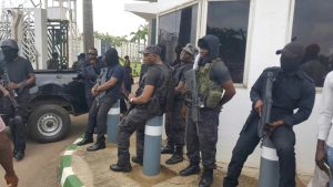 Two Injured As DSS Operatives Clash With NSCDC Officials In Edo