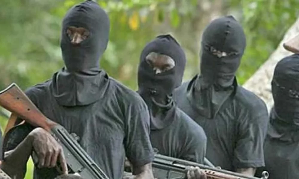 Pandemonium As Gunmen Storm Oyo Community, Kidnap Two