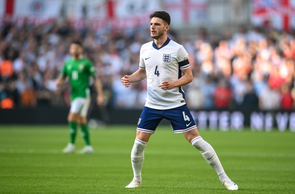 England stars Declan Rice and Jack Grealish BOOED as soon as they touch the ball by Ireland fans