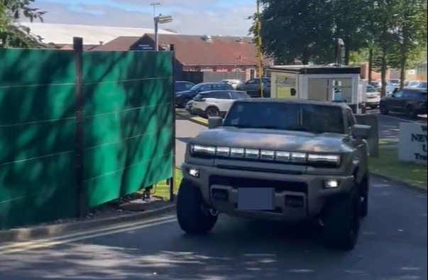 Anthony Gordon leaves Newcastle training in never-before-seen £190,000 car as fans say ‘looks like an armoured vehicle’