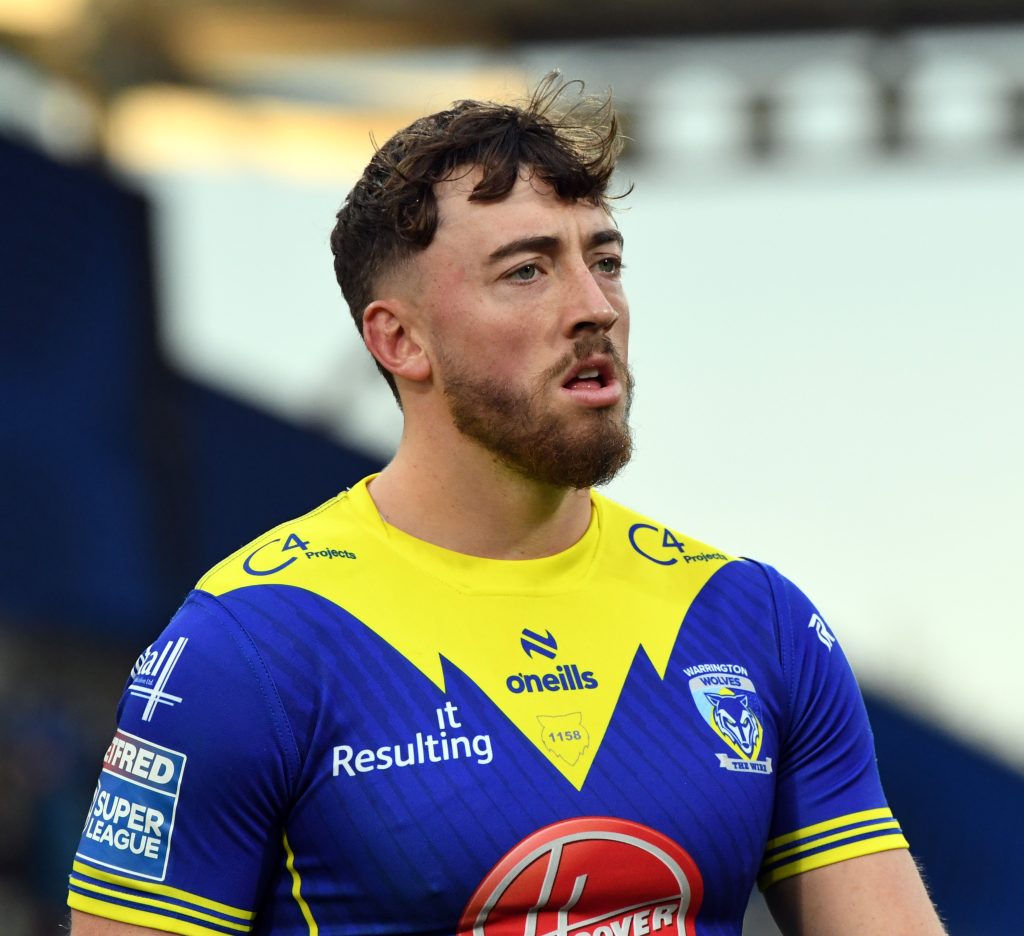 Ex-lifeguard Matty Ashton out to keep Warrington swimming towards Old Trafford