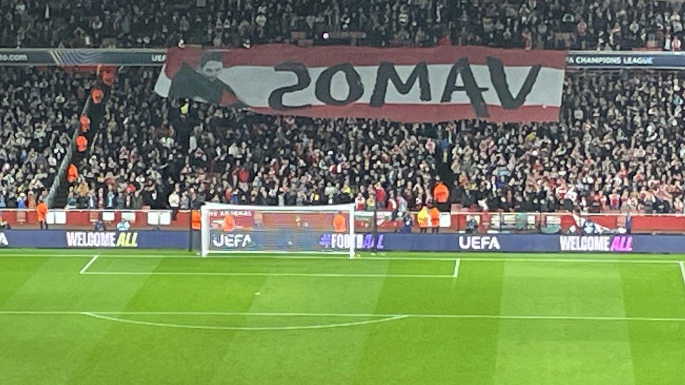 ‘You had one job lads’, joke fans after Arsenal supporters’ hilarious Champions League banner blunder