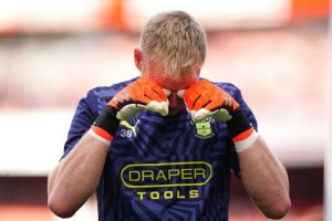 Aaron Ramsdale breaks down in tears on pitch after Arsenal fans’ reception on return to Emirates Stadium