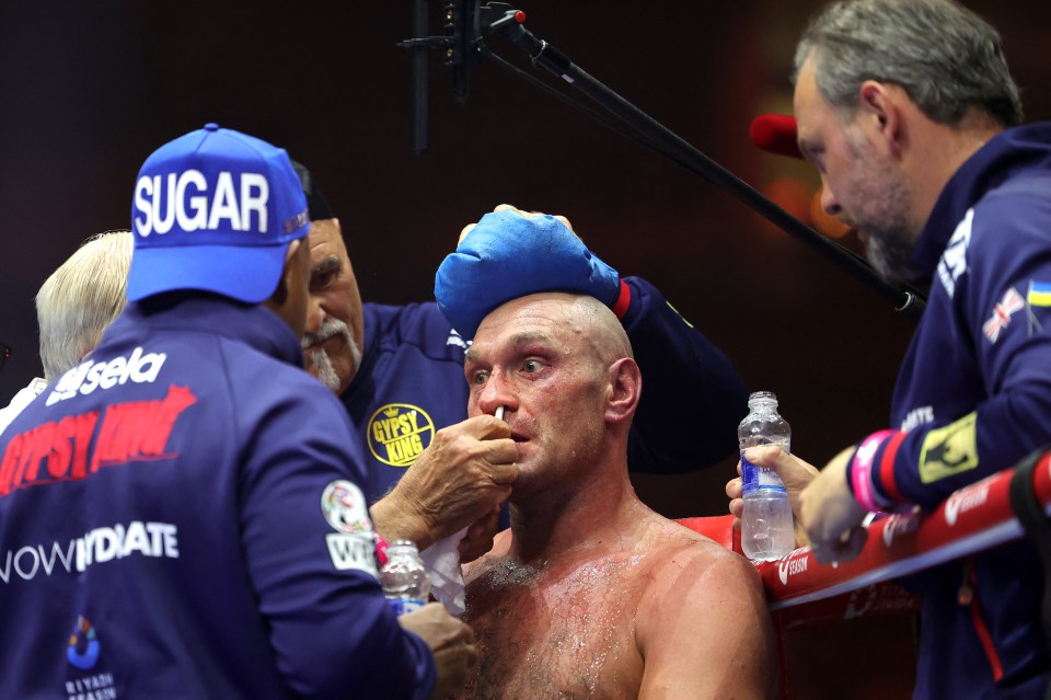 ‘I know what I’ve got to do’, says Tyson Fury after responding to pleas to remove dad John from his training team