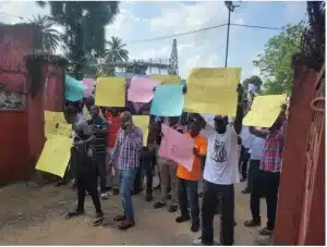 Protest Rocks Cross River PDP Secretariat Over Ousted Chairman’s Possible Reinstatement