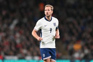 ‘It felt like the beginning of the end for Harry Kane’ says Man Utd legend as he admits fears for England captain