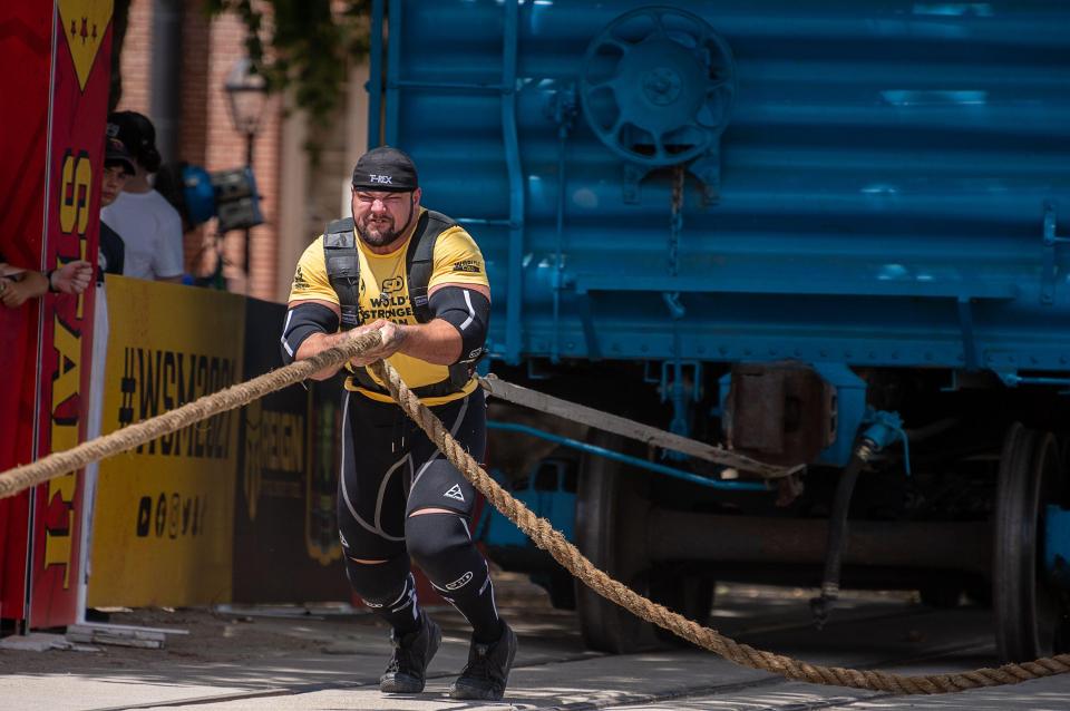 Who is Evan Singleton and what is his World’s Strongest Man record?